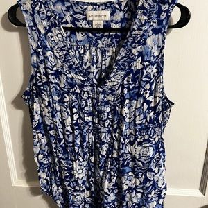 Liz Claiborne blue and white floral tank size L